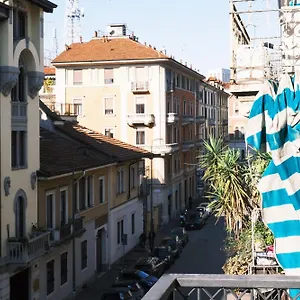 https://homely-and-fine-apartment.it-lombardy.com